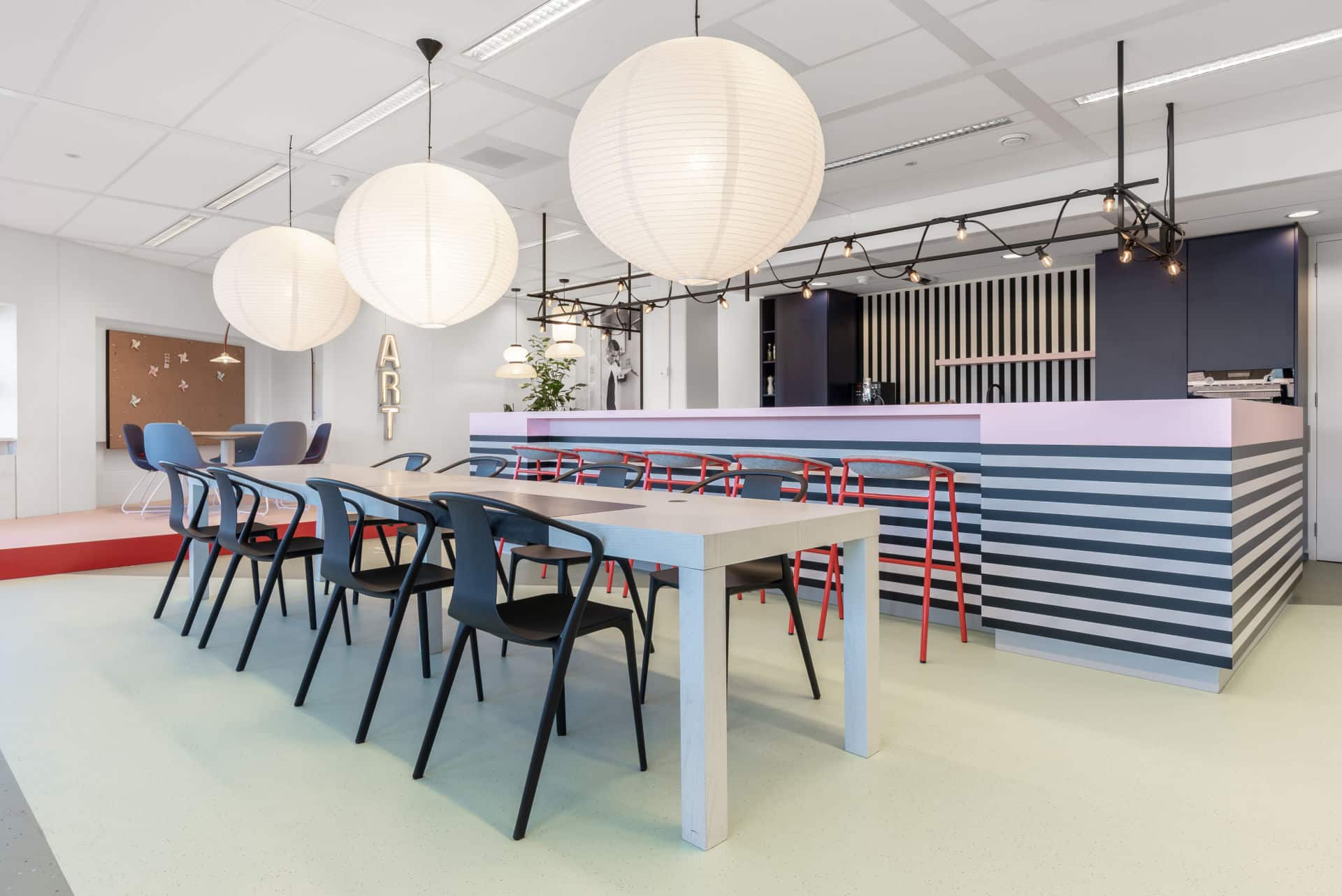 Onze keuken en eettafel